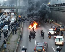 Париж парализован из-за забастовок таксистов во Франции (фото, видео)
