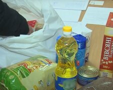 Безкоштовні продукти для ВПО та пенсіонерів у Харкові