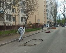 В Одесі дорога несподівано "попливла" після ремонту: не минуло й тижня, кадри