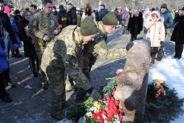 П'ять років тому терористи обстріляли Краматорськ: Нацкорпус вшанував пам'ять загиблих