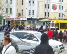 Люди взбунтовались на Привозе, перекрыв дорогу: видео протеста