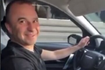 До Віктора Павліка нагрянула поліція після скандального відео дружини: "Як же вони дістали!"