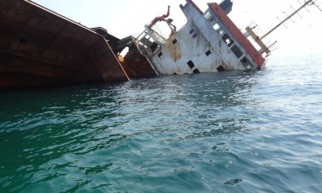 Черное море-сухогруз-Россия