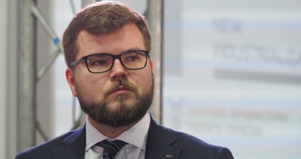 Глава Укрзализныци с 9 млн зарплаты довел украинцев, пришло время расплаты: первые подробности