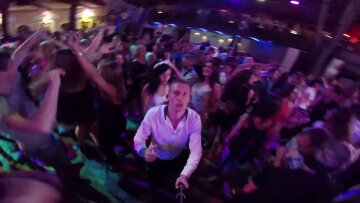 Эпидемия вируса в Одессе: в сети показали видео, что творилось на концерте российского певца