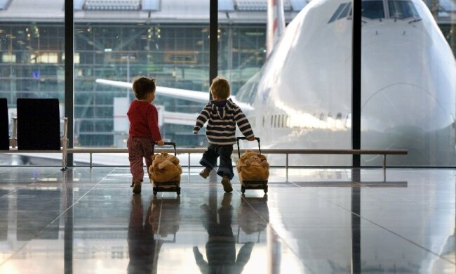 с детьми за границу, путешествия, загранпаспорт