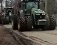 "Українські тракторні війська" в дії: ЗСУ отримали нові трофеї, відео