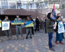 2 мая в Одессе: под Генконсульством РФ произошла драка (фото)