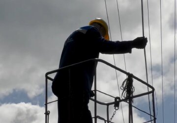 Графіки відключення світла у Дніпропетровській області на 3 квітня