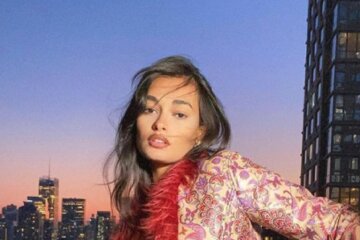 Бразильская красотка из Victoria's Secret в кружевном корсете устроила "пожар" на камеру: пикантные фото