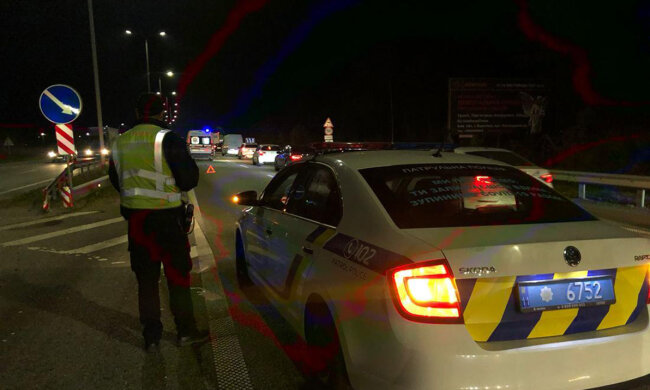 Чоловік з мечем і пістолетом влаштував переполох у Дніпрі: фото і деталі НП