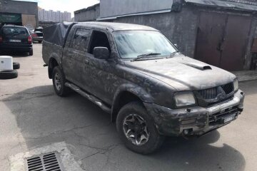 Андрей Андреев и киевские волонтеры отремонтировали 4 автомобиля для батальона «Свобода»