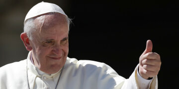 Папа Римський закликав поважати гомосексуалів і трансгендерів