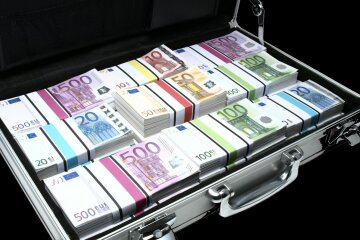 курс валют на 1 апреля, деньги, евро