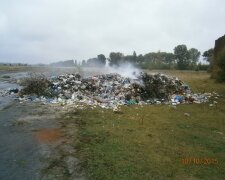 Львовский мусор нашли на Хмельнитчине (фото)