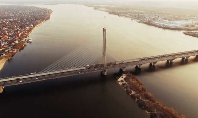 Південний міст у Києві знову закриють: коли і на скільки