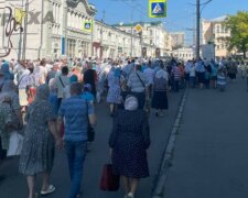 На Крестный ход в Харькове собрались тысячи верующих: фото