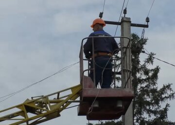 Графики отключения света в Полтавской области на 3 апреля