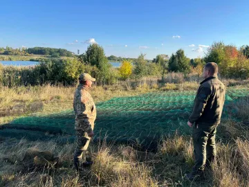 Понад 400 врятованих раків: на Черкащині викрили масштабне браконьєрство на річці Золотоношка