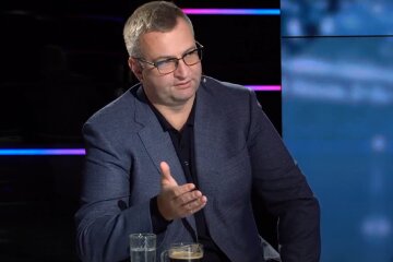 Первое, что нужно – это импортозамещение, а второе – снижение НДС на продукты питания, - Юрий Атаманюк