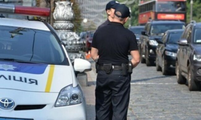 Йшов по трасі босоніж: дитина після лікування вирішила пройти 183 км до дому