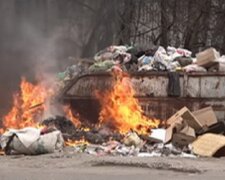 Підпал сміття забрав життя літньої жінки на Одещині: трагічні деталі