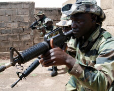 Кадры вооруженного вторжения Сенегала в Гамбию (видео)