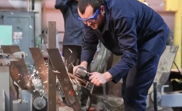 На оборонном заводе Харькова обнаружили бракованные БТР: "жизнь бойцов под угрозой", видео
