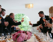 Виски и мартини: грузинского президента обвинили в алкоголизме