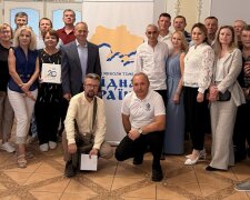 Любити Україну до глибини кишені: фонд Миколи Томенка «Рідна країна» підбиває підсумки 20 років роботи без копійки з бюджету