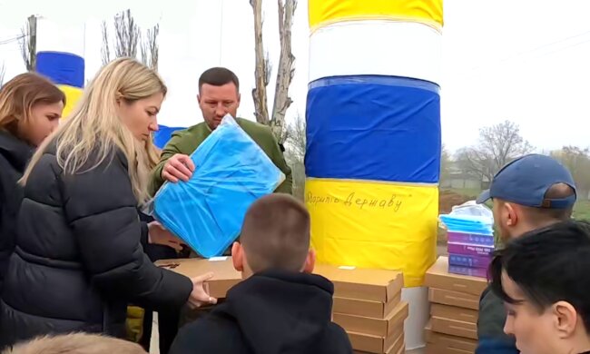 Наконец-то увидели и обняли своих родных: украинских детей удалось вернуть на Родину, трогательные кадры и детали