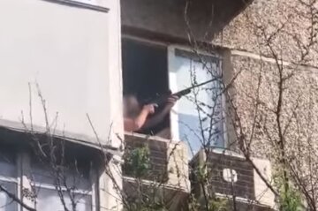 Стрілянину відкрили в Києві: чути постріли і крики, відео НП