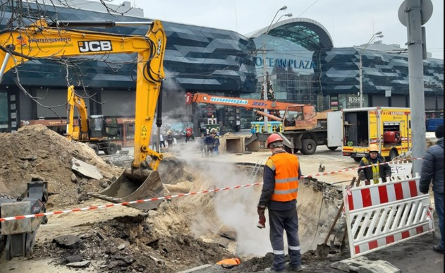 Потоп в Ocean Plaza обернулся пугающими последствиями: кадры происходящего внутри ТЦ