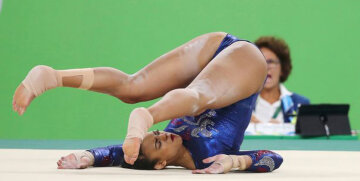 Смотреть больно: британская гимнастка приземлилась на голову в Рио (видео)
