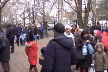 ЧП в Одессе, жителей многоэтажки на две недели оставили без воды: "Сколько нам еще сидеть?"