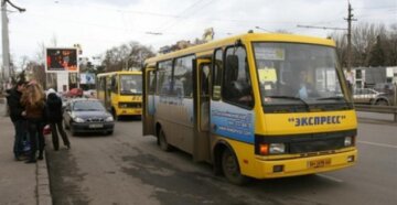 "Ваше життя в моїх руках, один рух, і ви в лікарні": в Одесі маршрутник погрожував пасажирам, відео