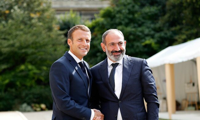 Как Франция подыгрывает Москве в Карабахе, кто за этим стоит и зачем это французам