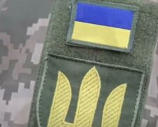 військові