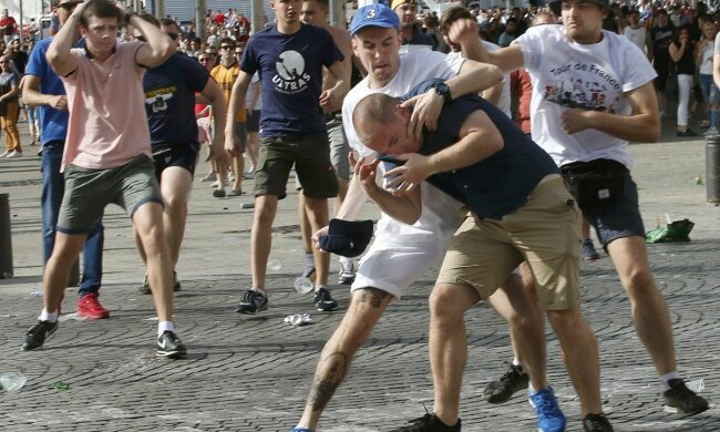 потасовка, драка, ссора