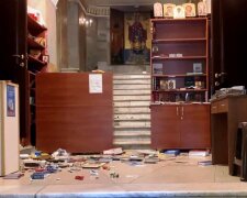 Мужчина устроил дебош в храме и избил одесситку: видео с места событий