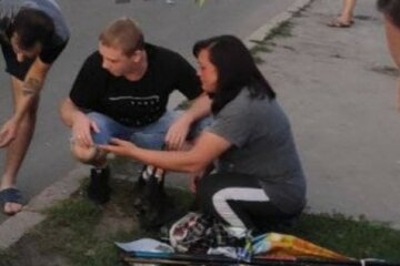 Людей збили на зупинці в Харкові, фото: "виходили з трамвая"