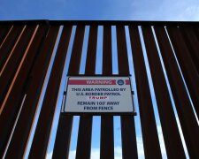 Плакат Трампа на мексиканской стене стал хитом — фото
