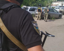 Мужчина угрожает устроить взрыв в Полтаве, есть заложник: детали и кадры с места ЧП