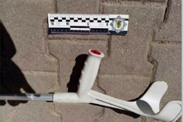 Бомбу замаскировал под костыль: житель Днепра собирался взорвать толпу, в СБУ раскрыли подробности