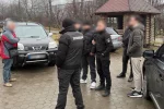 Українці нажились на продажі "гуманітарних" авто для ЗСУ: подробиці корупційної схеми