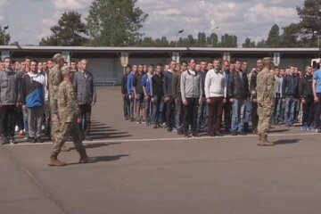Строкову службу хочуть скасувати, що вигадали натомість: "Людина вчиться на кого хоче, але..."