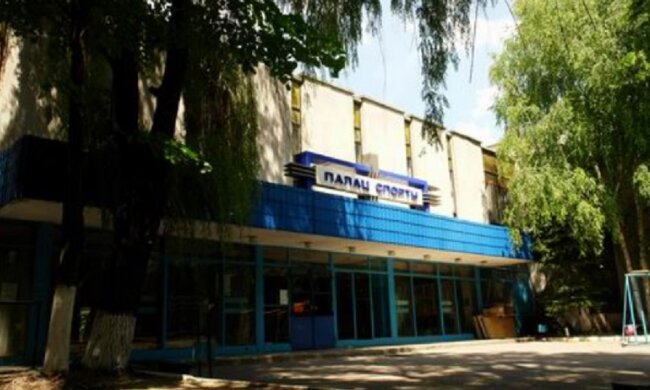 "Ливнівка згнила, іржа вже не витримала": у Дніпрі затопило найбільший у місті виш, відео