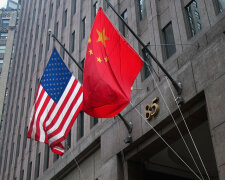США Китай флаги