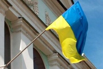 Під Харковом малолітні дівчата зірвали прапор України, батьків тепер покарають: "захотіли влаштувати..."