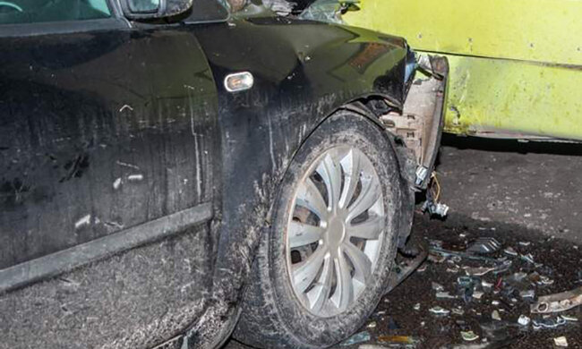 Масштабна ДТП з автобусом у Дніпрі, кадри: зачепило 4 авто